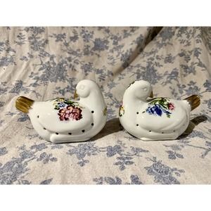 2 Elizabeth Arden Chelsea Gardens Porcelain Bird Pomander Set